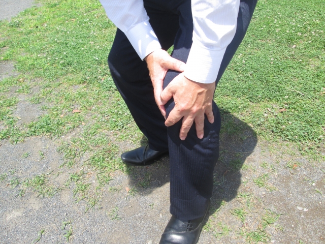 膝の痛みに悩む方のイメージ 新松戸整形外科リハビリテーションクリニック