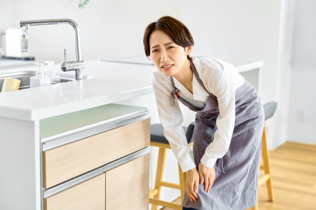 膝の痛みに悩む方のイメージ 新松戸整形外科リハビリテーションクリニック