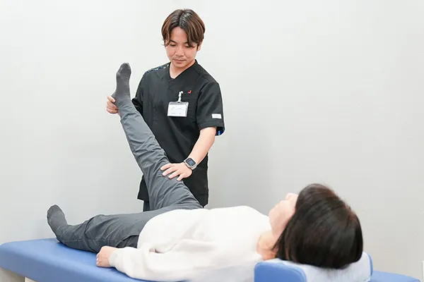 理学療法士の施術風景