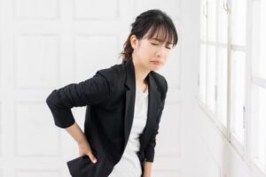 腰椎分離症とヘルニアを併発したときの原因と効果的な改善法を徹底解説